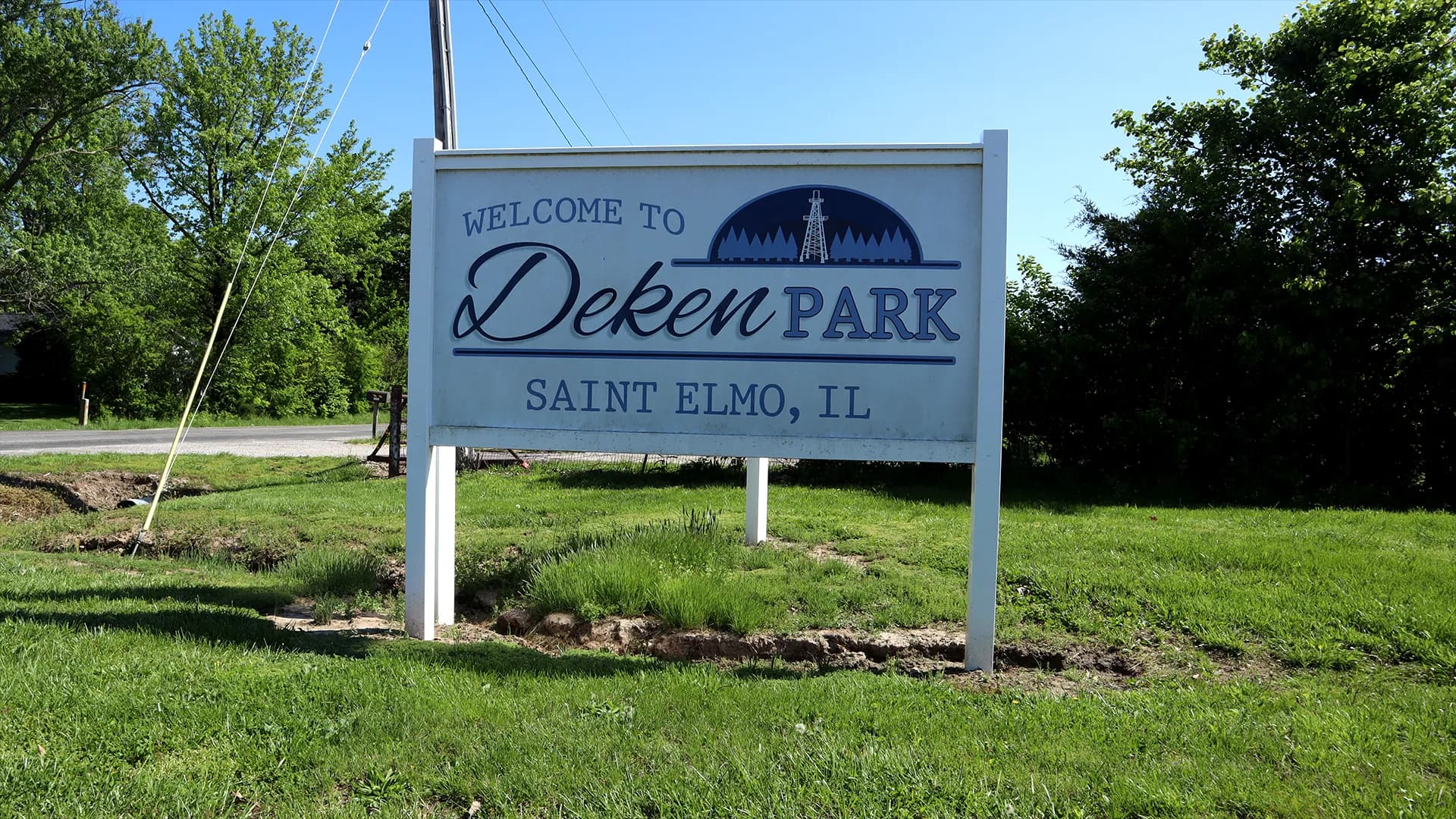 Deken Park road sign.